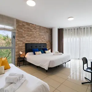 Camping Fira Gran Via 2 - Private In A Shared - Privadas En Compartido, L'Hospitalet de Llobregat